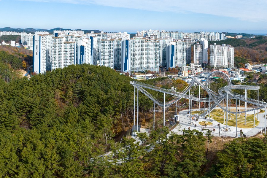 도심 쪽에서 내려다본 환호공원